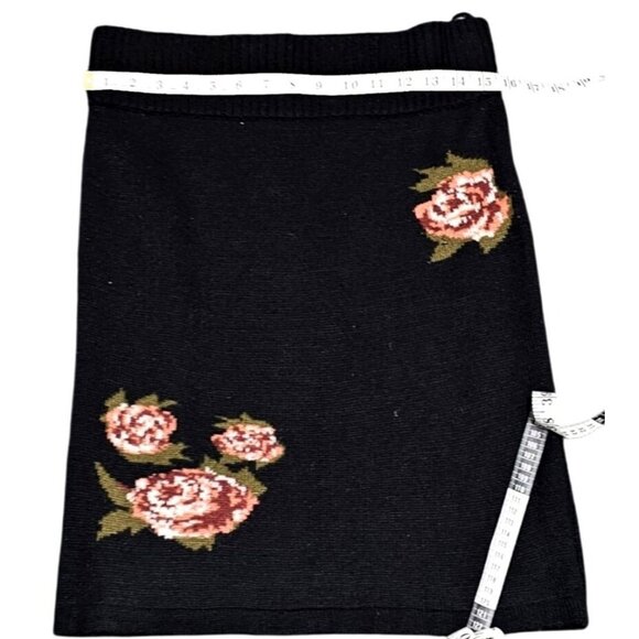 Vero Moda Floral Embroidered Knit Skirt Black With Pink Rose Design Medium - Picture 7 of 7